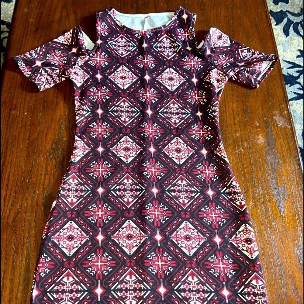 Woman’s cold shoulder midi dress